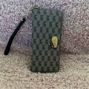 Michael Kors Black and Gray Signature wallet